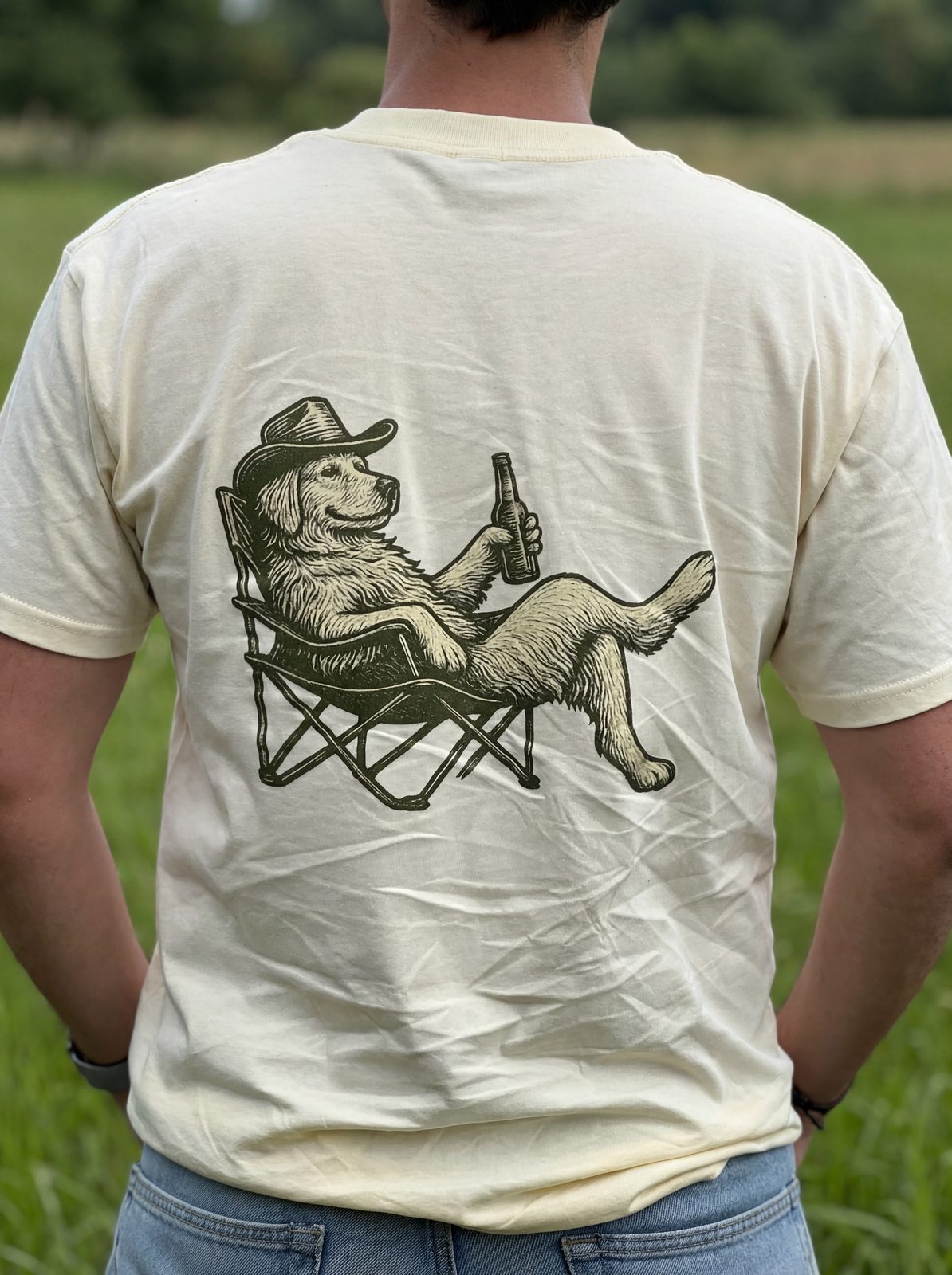 T-shirt Relax — costas, em modelo masculino